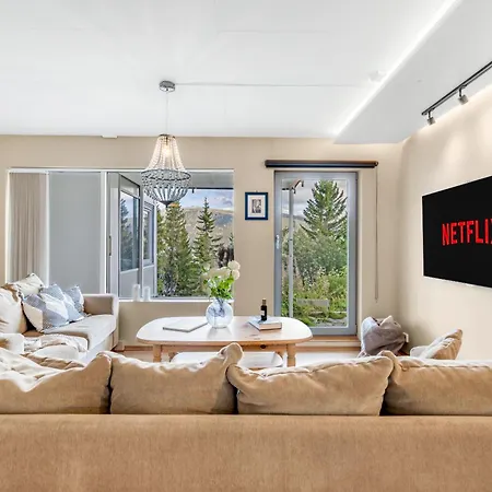 Northern Sky View With Free Parking