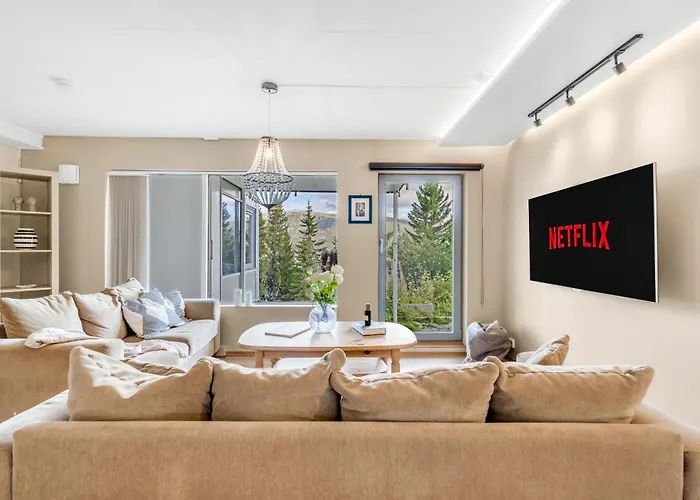 Northern Sky View With Free Parking