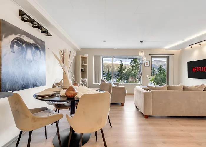 Northern Sky View With Free Parking