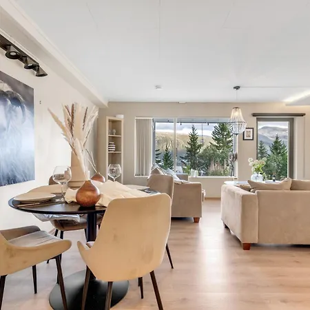 Northern Sky View With Free Parking